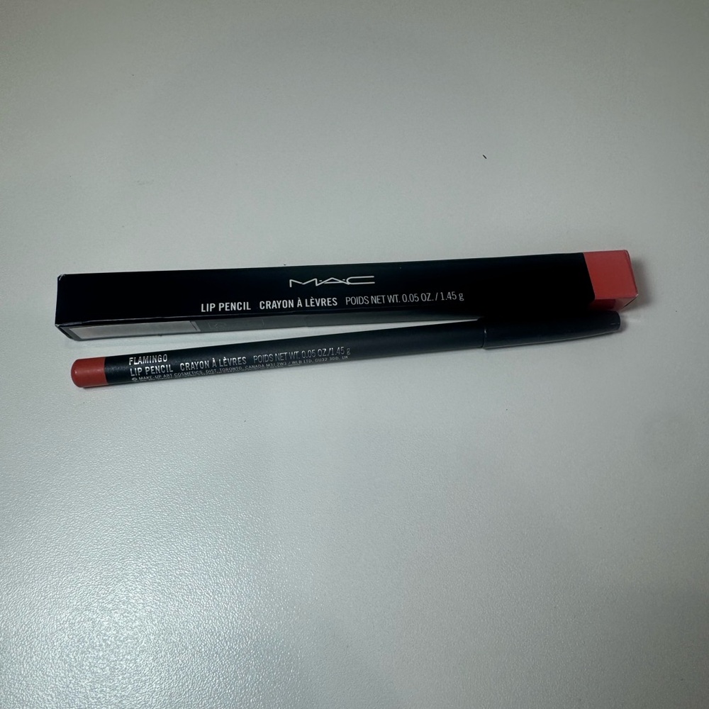 MAC Cosmetics Lip Liner in Flamingo